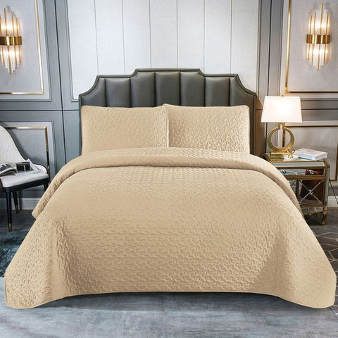 Microfiber lightweight bed quilted duvetcover & pillowcase.